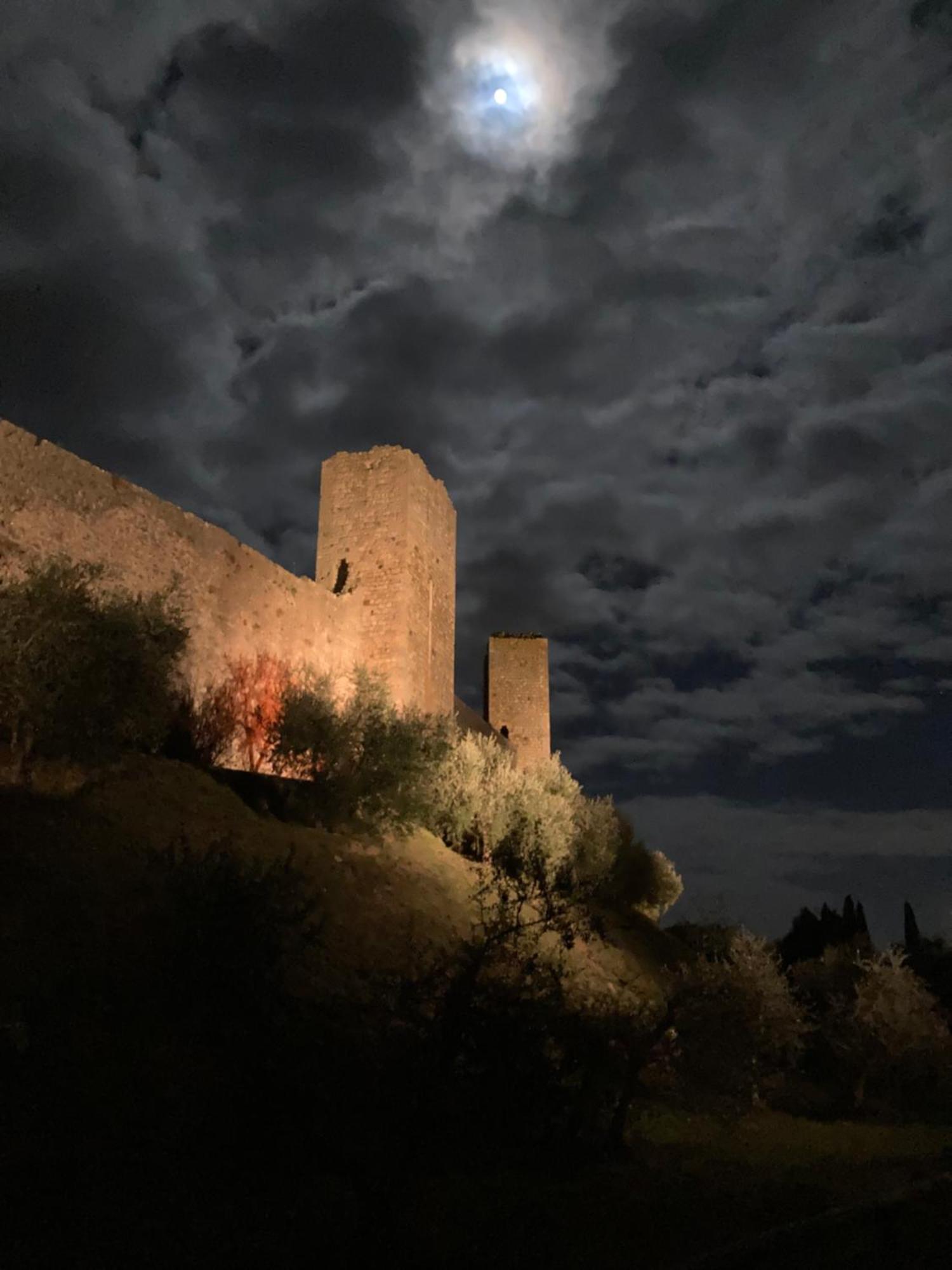 Monteriggioni Castello Villa Luaran gambar